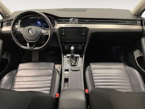 Volkswagen Passat bild 10
