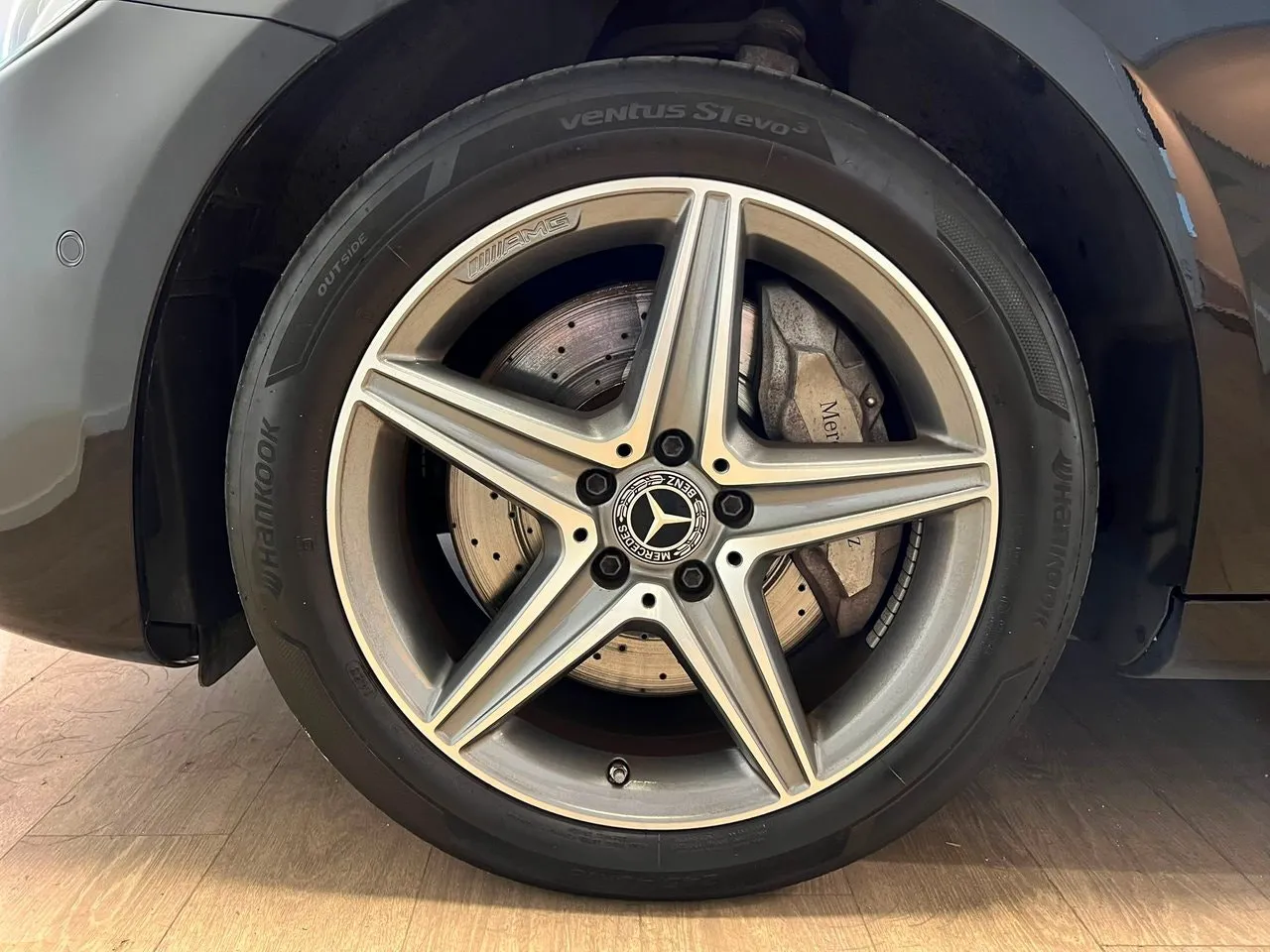 Vehicle image 21