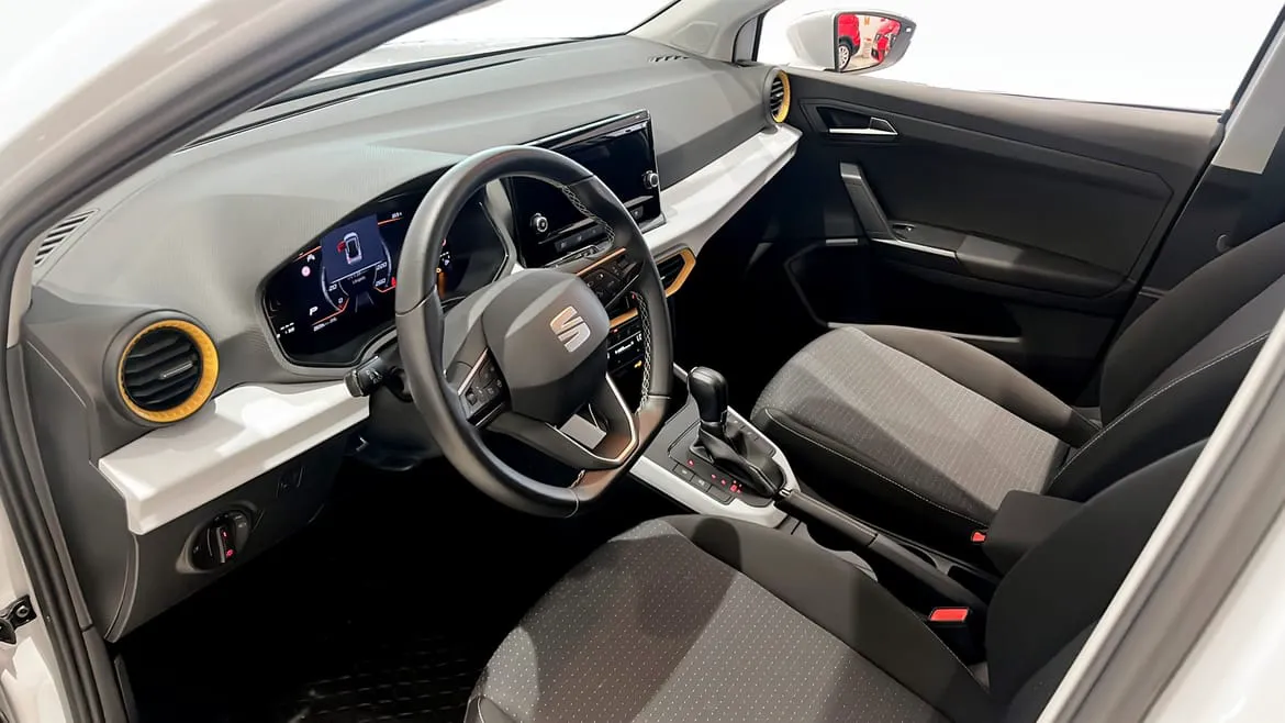 Vehicle image 6