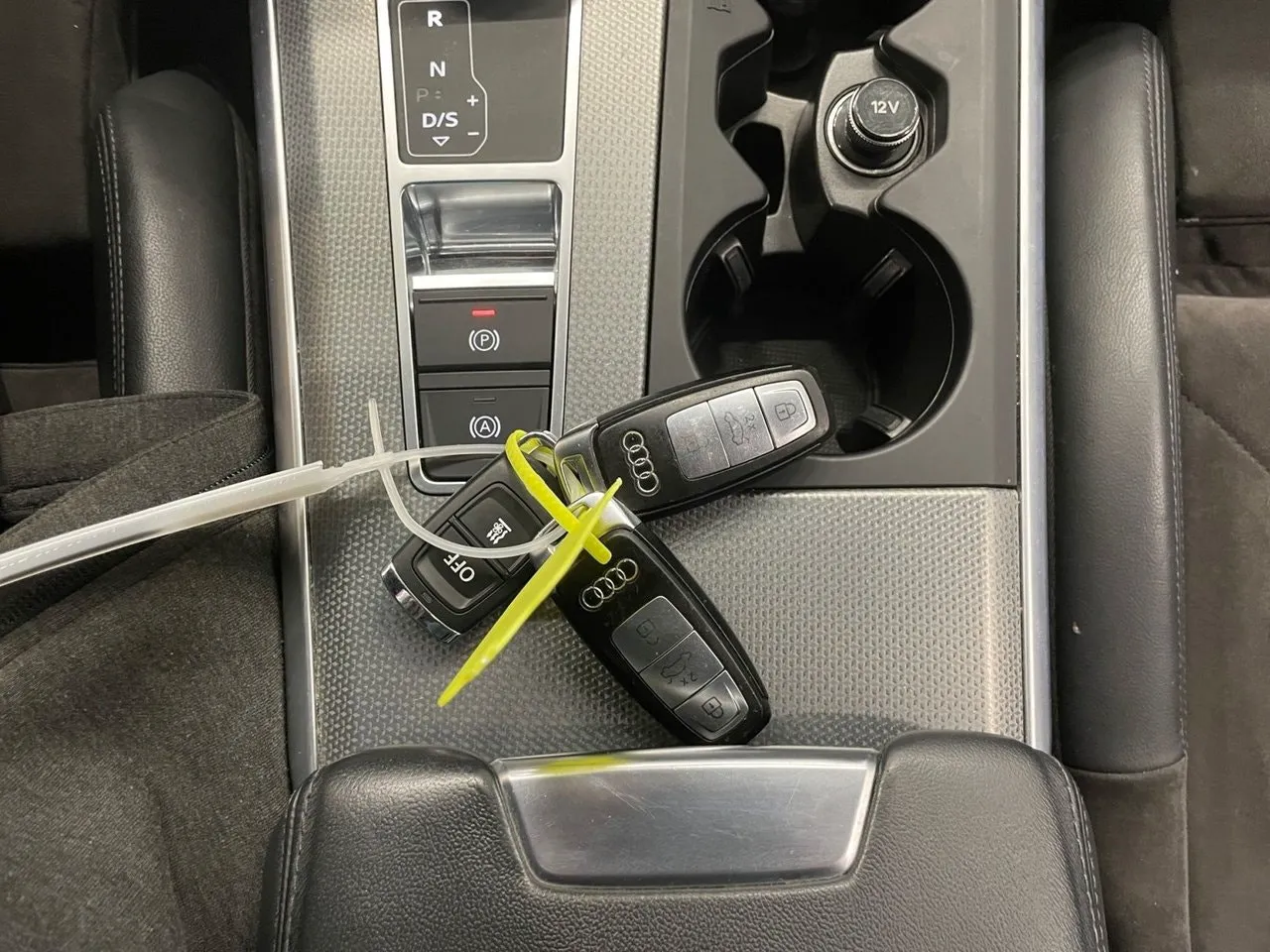 Vehicle image 21