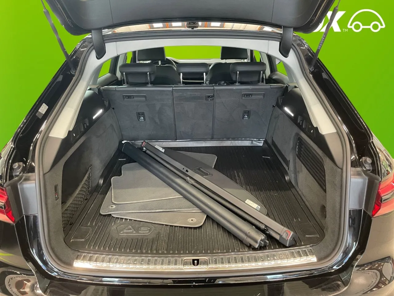 Vehicle image 15