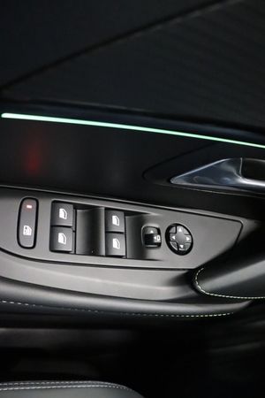 Peugeot e-208 bild 21