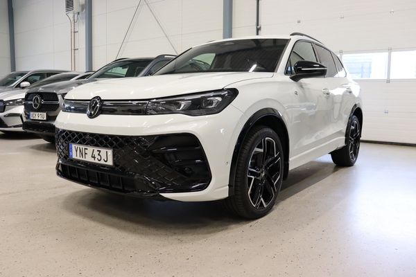 Volkswagen Tiguan 2.0 TDI 4Motion R-Line 360° HuD Pano B-Värm 193hk - 2024