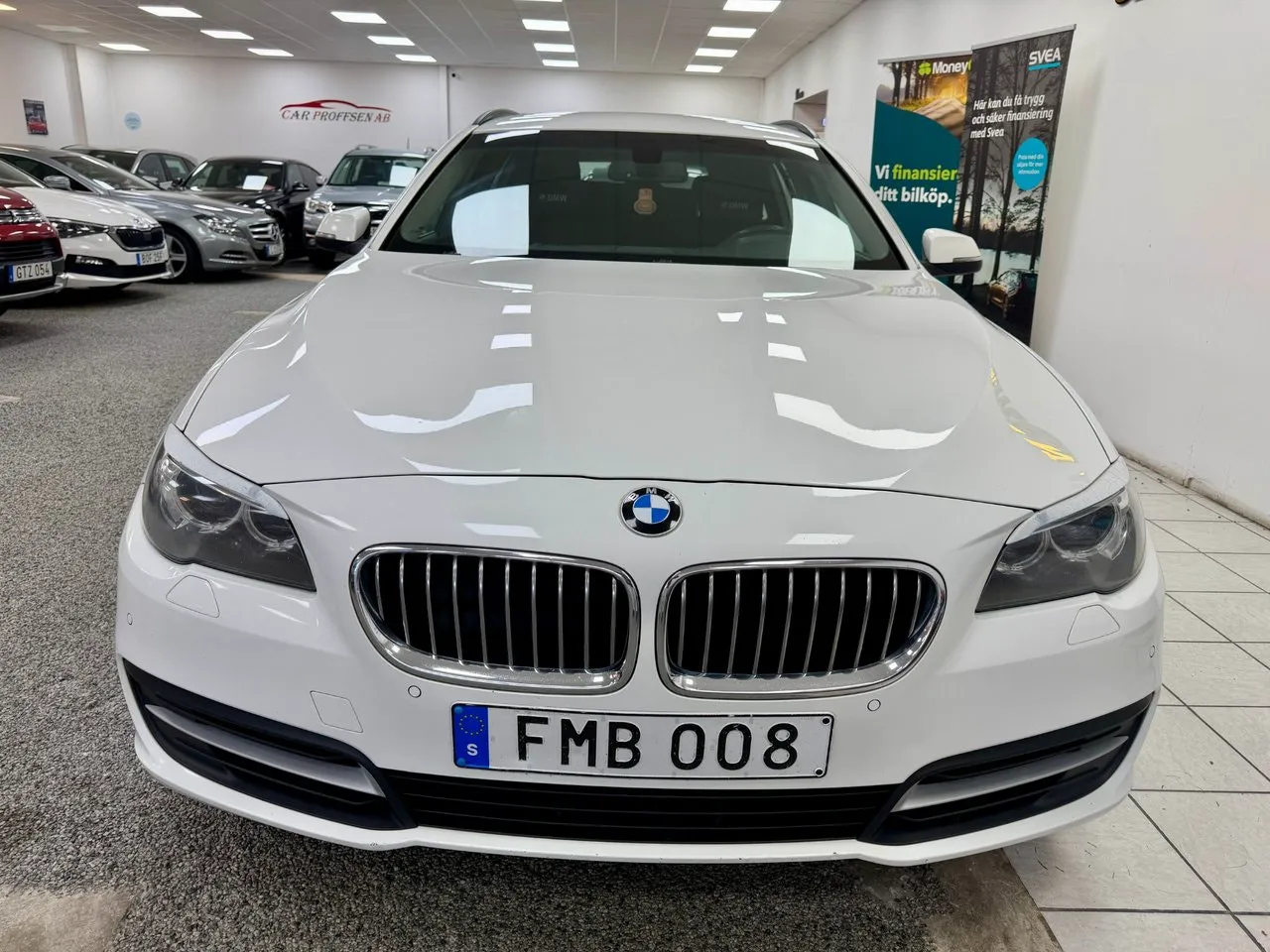 Vehicle image 18