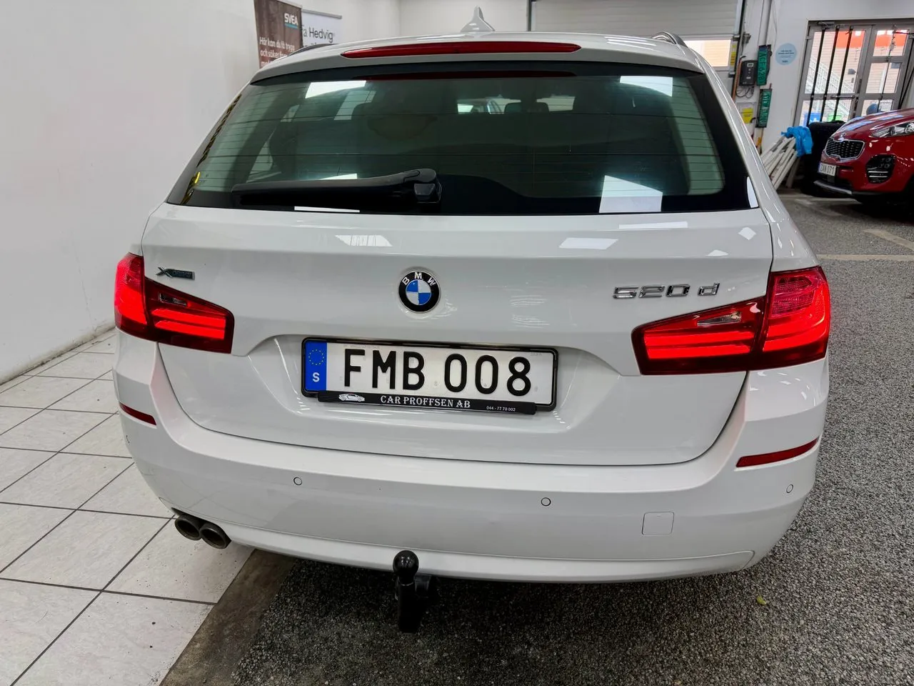 Vehicle image 14