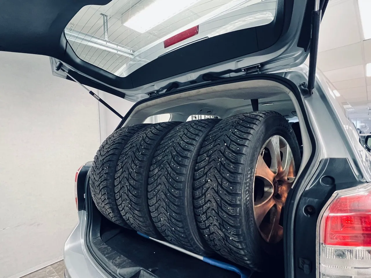 Vehicle image 21