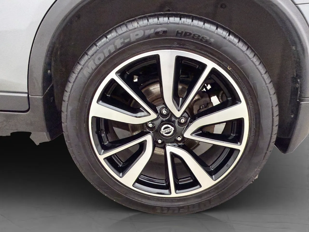 Vehicle image 30