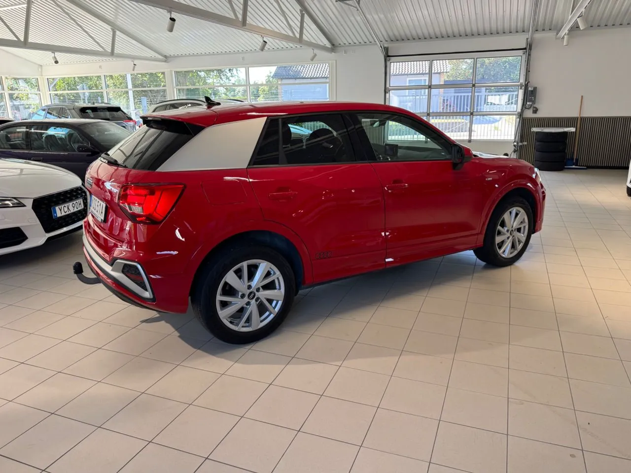 Vehicle image 7