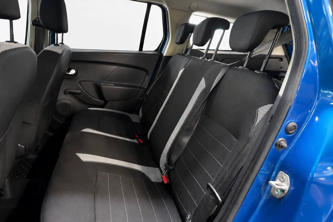 Vehicle image 8
