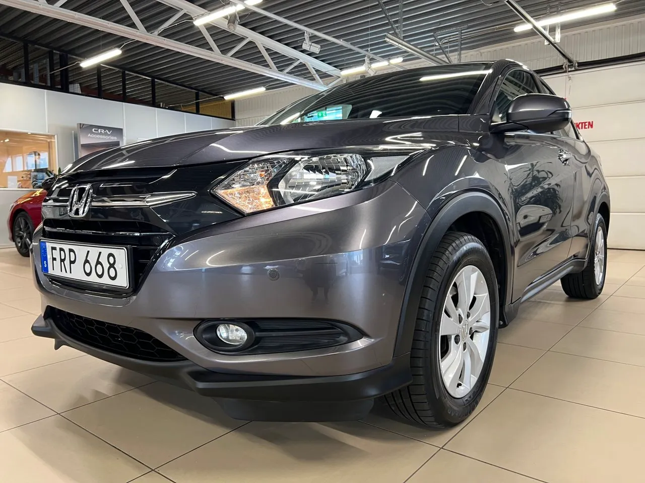 Vehicle image 14