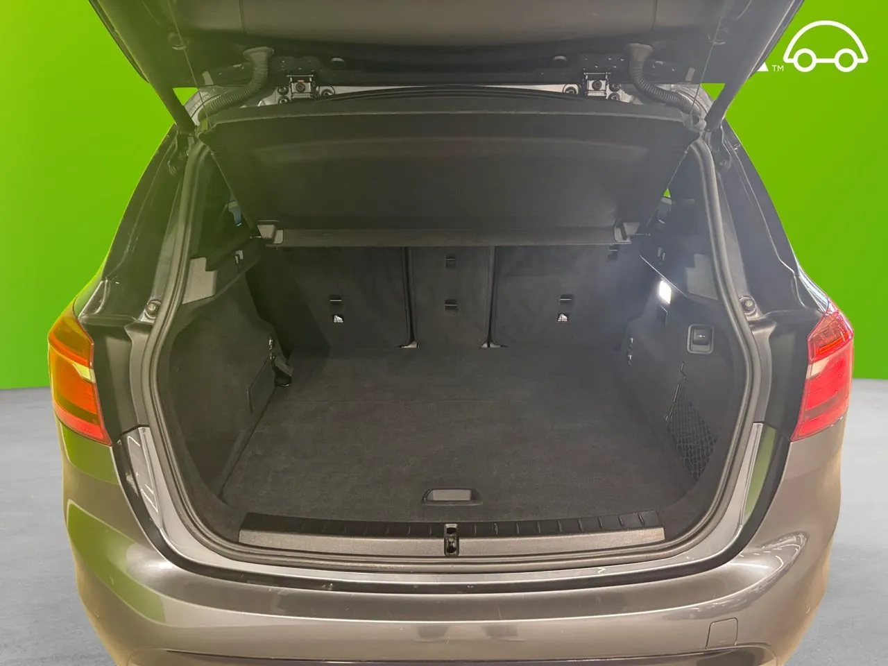 Vehicle image 14