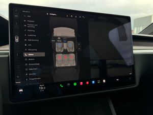 Tesla Model X bild 18