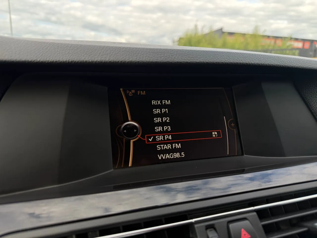 Vehicle image 23