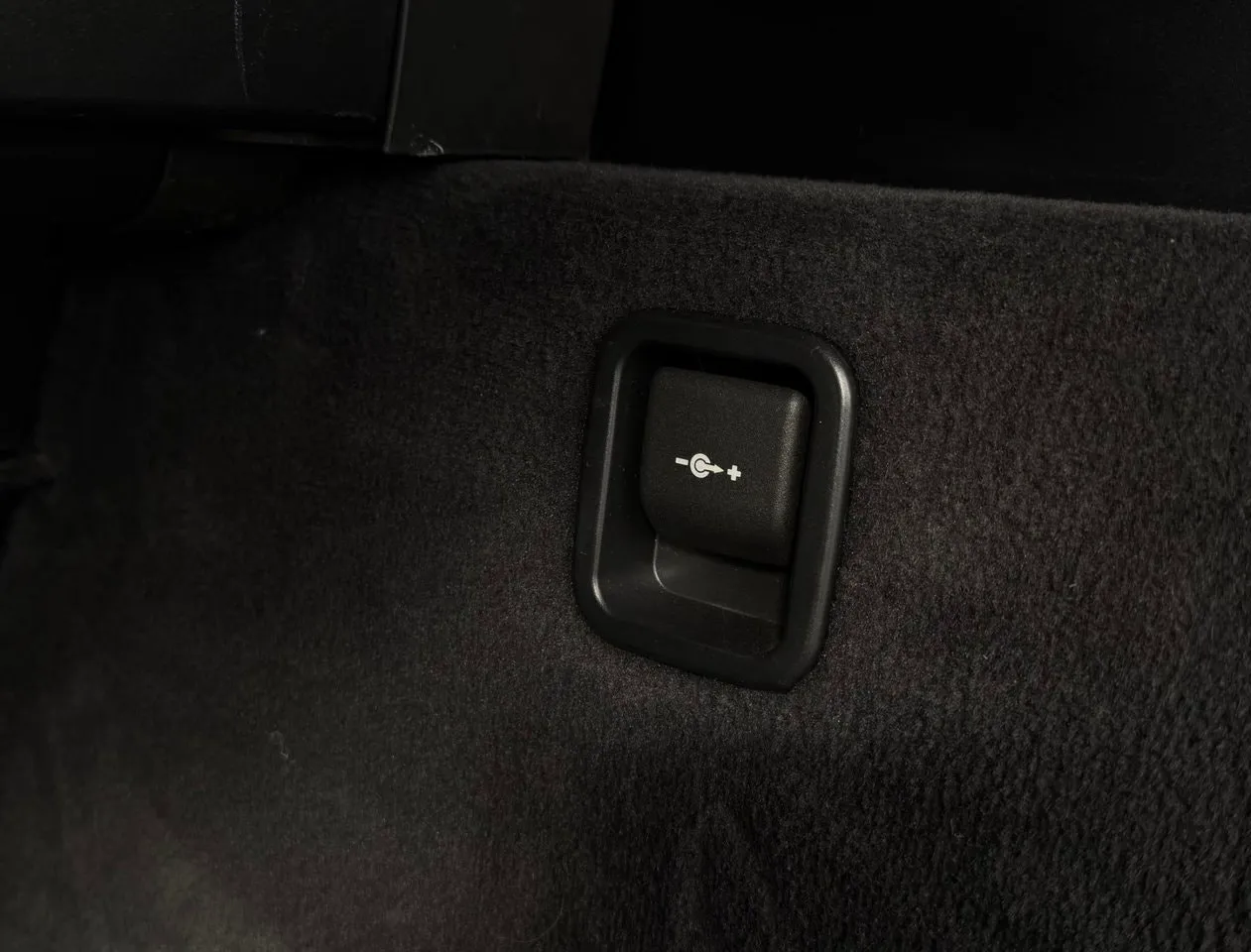 Vehicle image 28
