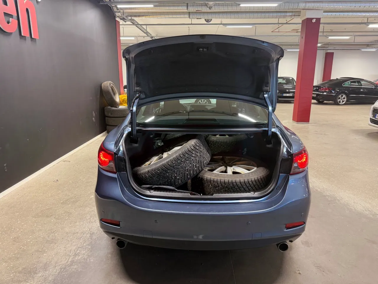Vehicle image 5
