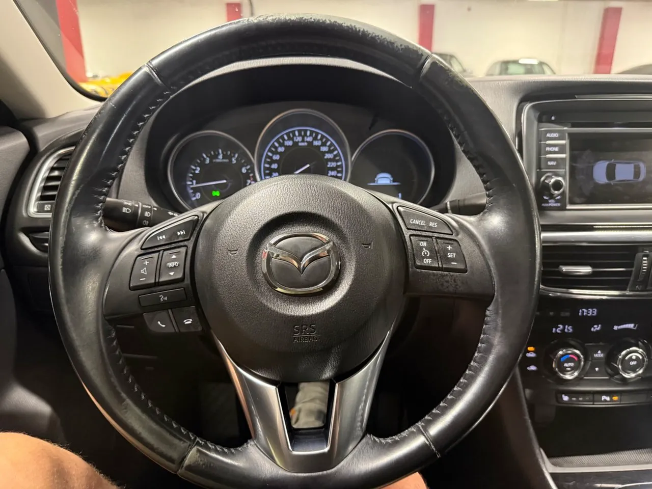 Vehicle image 14