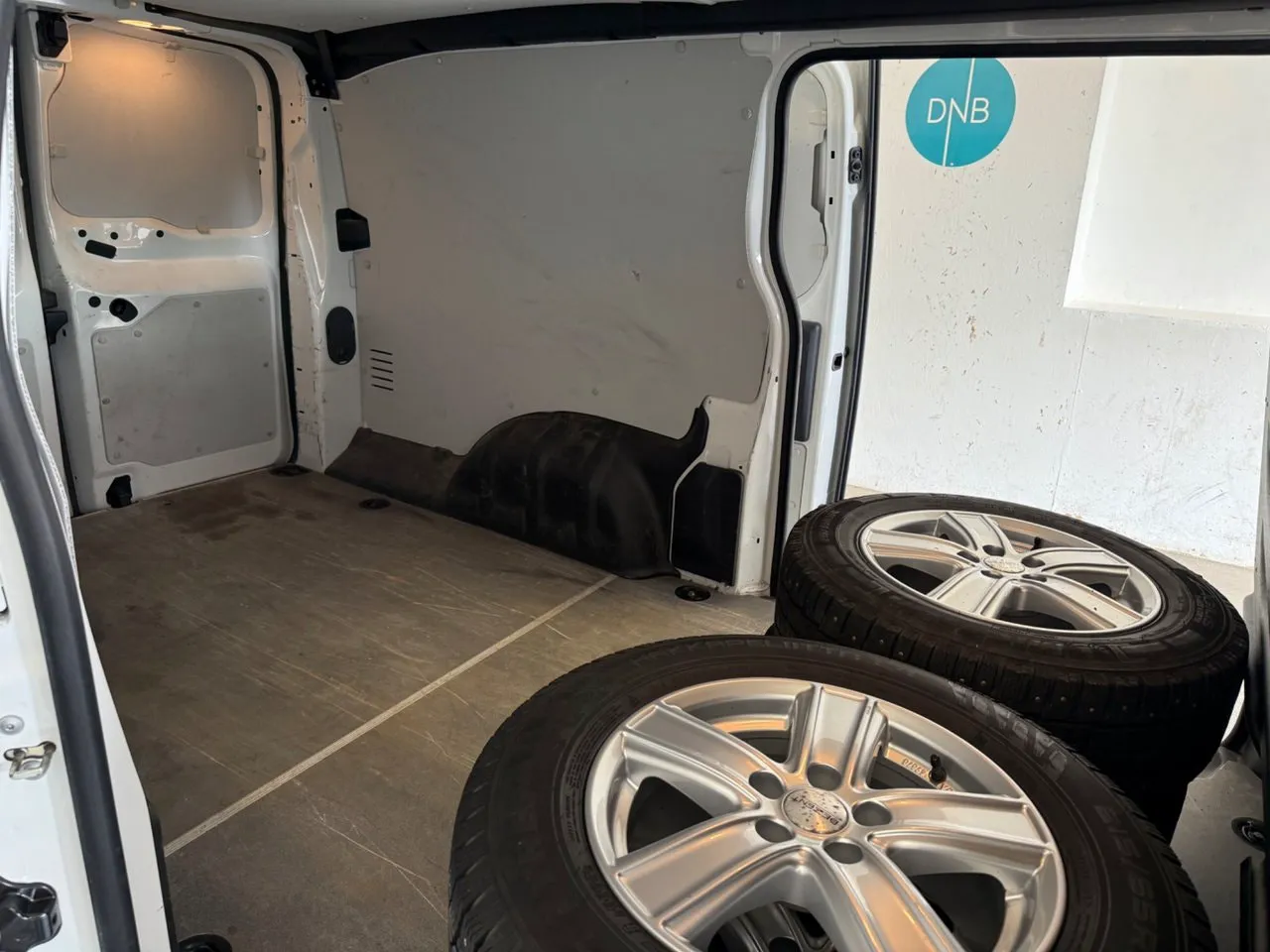 Vehicle image 20