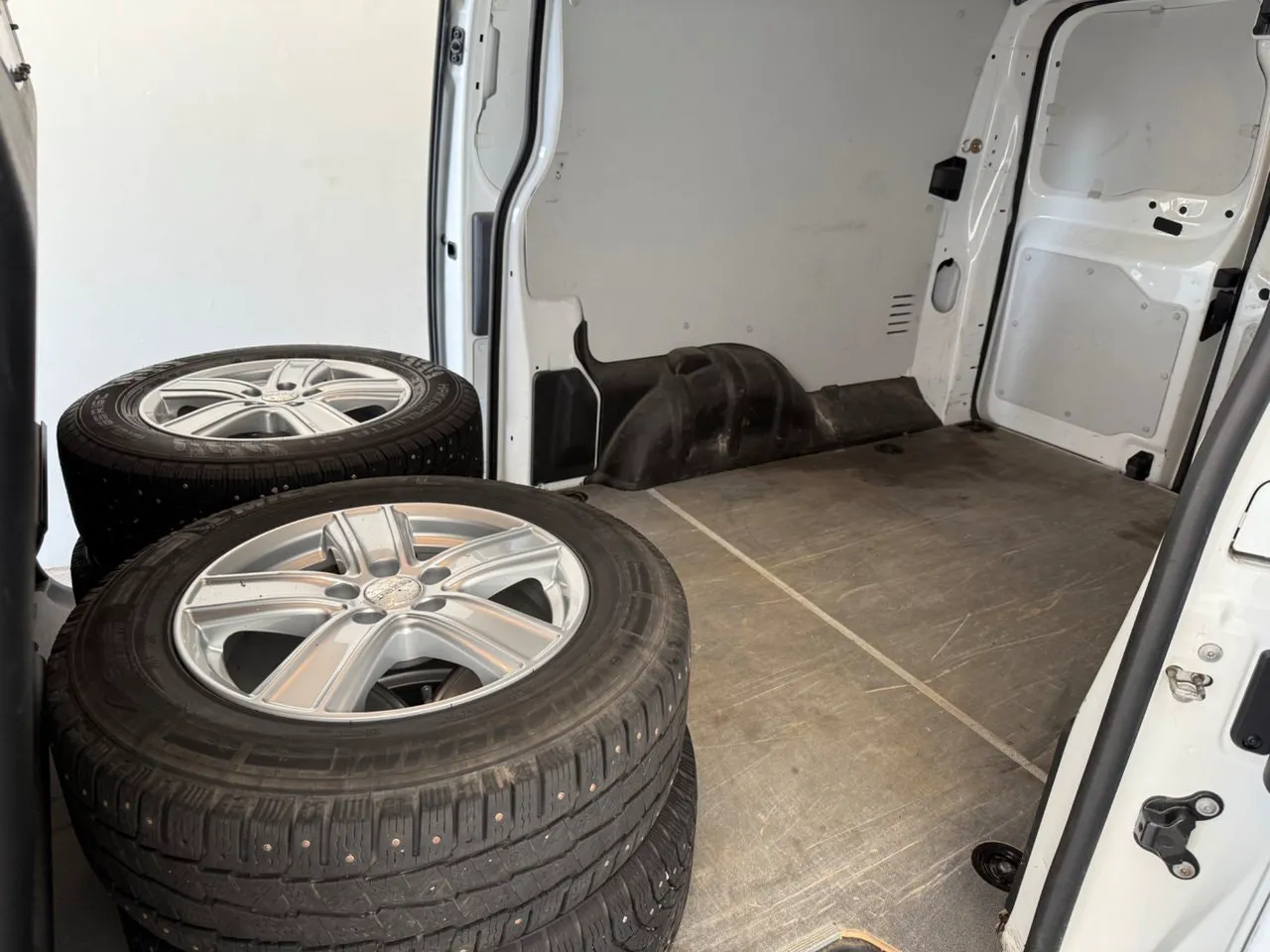 Vehicle image 21