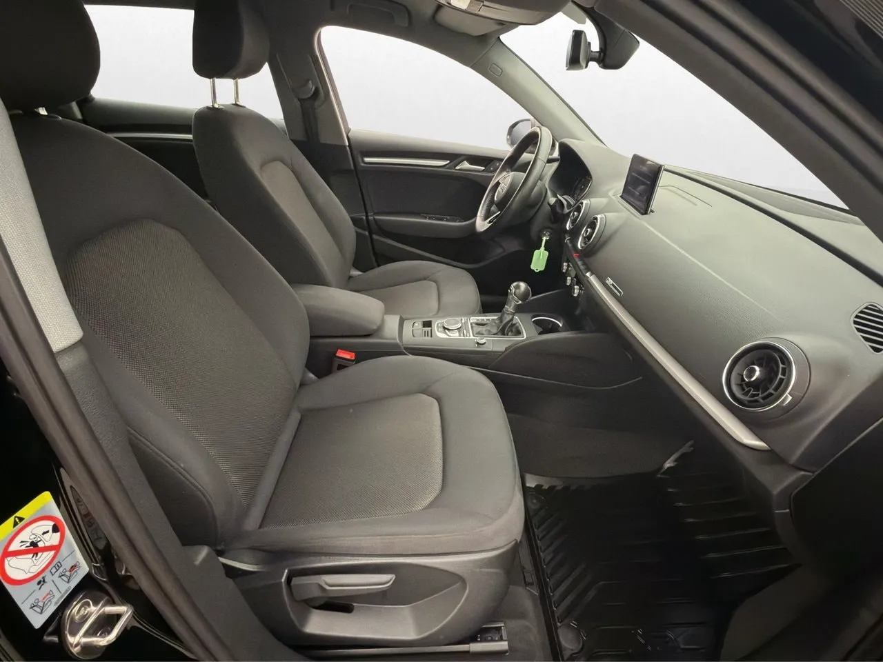 Vehicle image 23