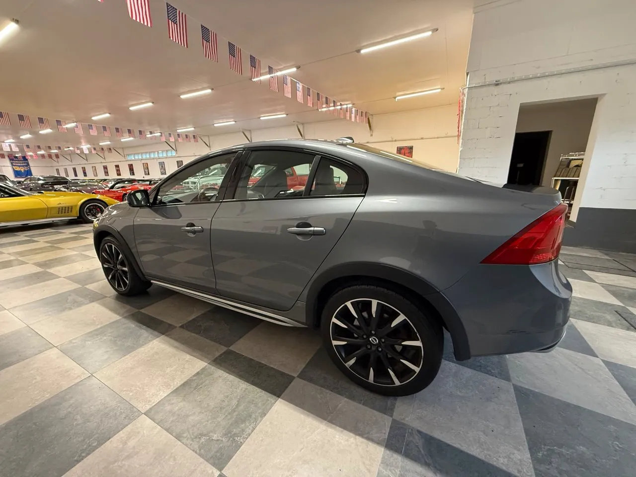 Vehicle image 7