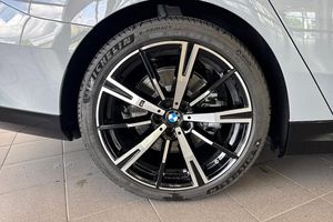 BMW i5 bild 6