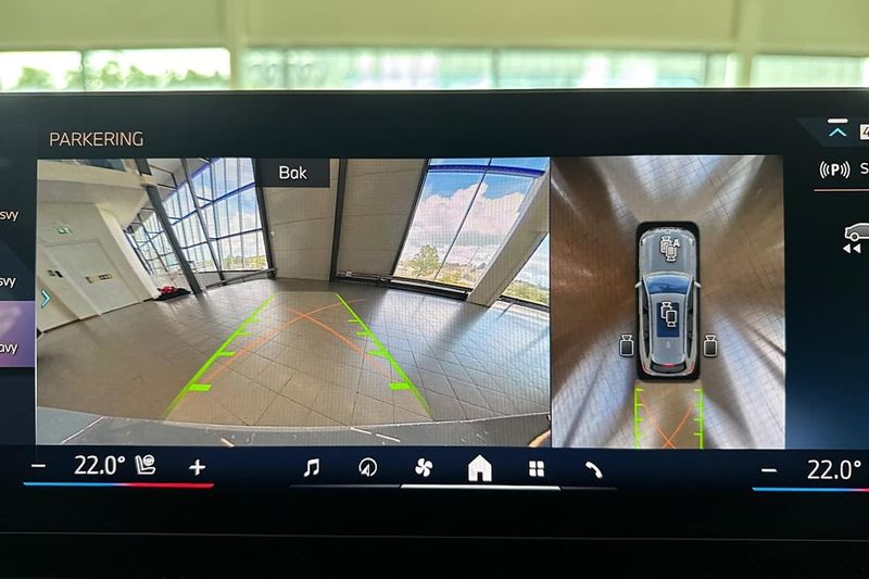 BMW i5 bild 19