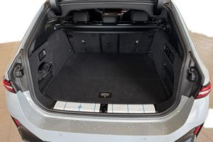 BMW i5 bild 10