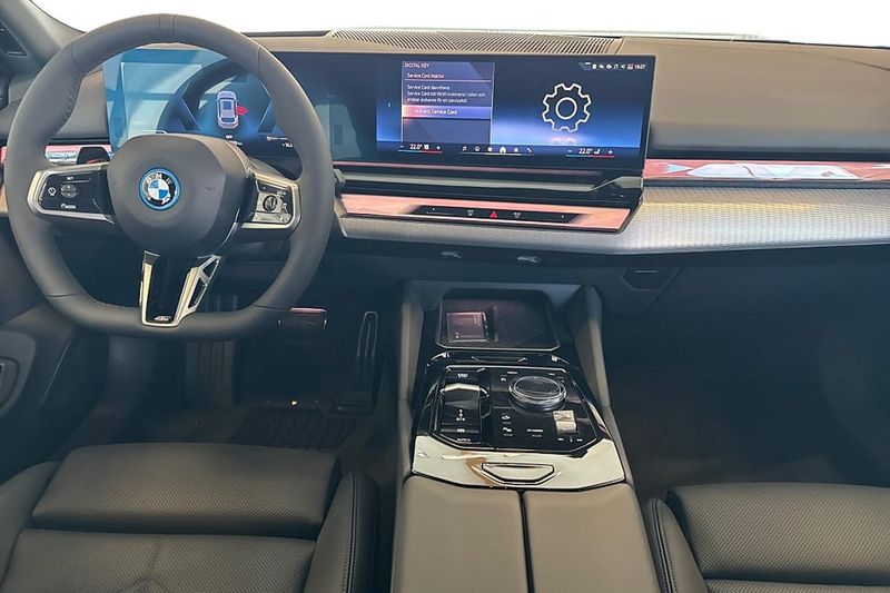 BMW i5 bild 16