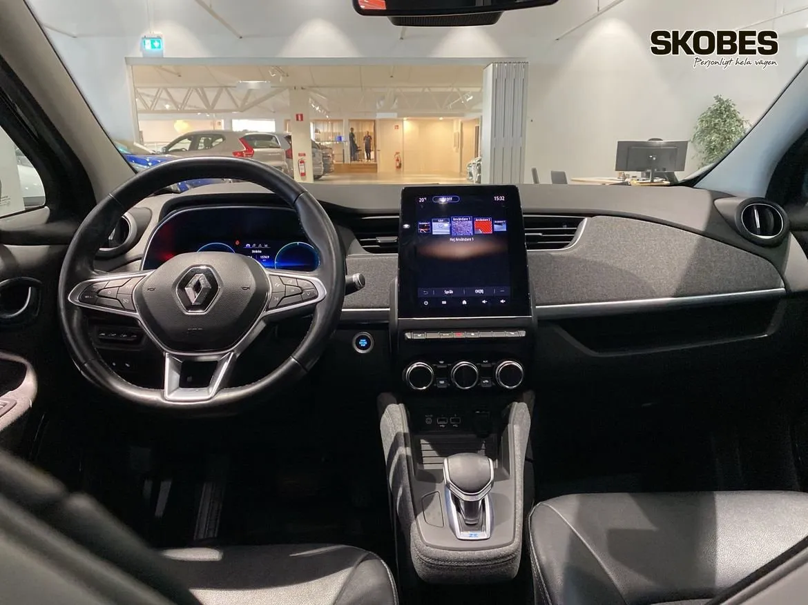 Vehicle image 10