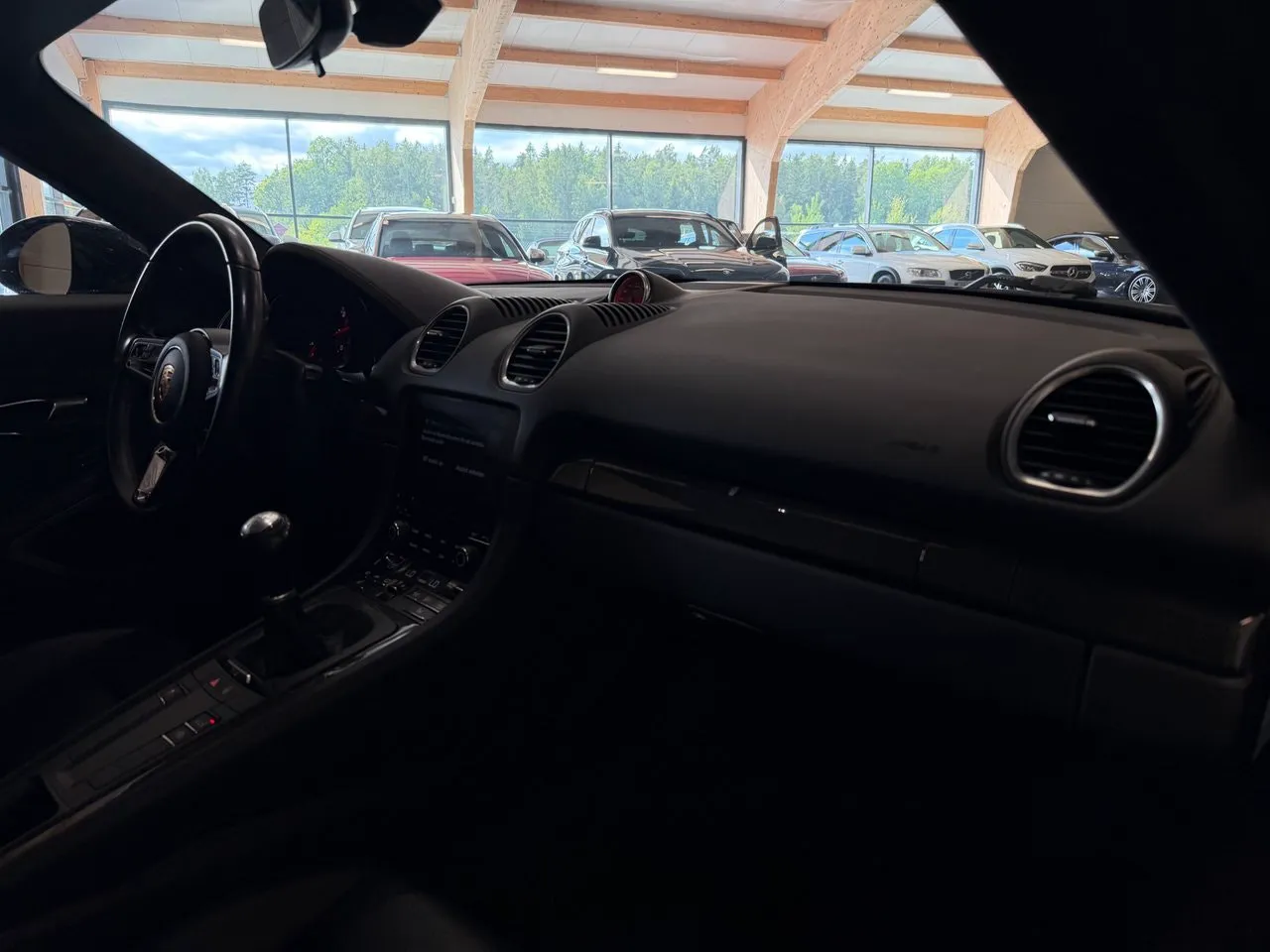 Vehicle image 29