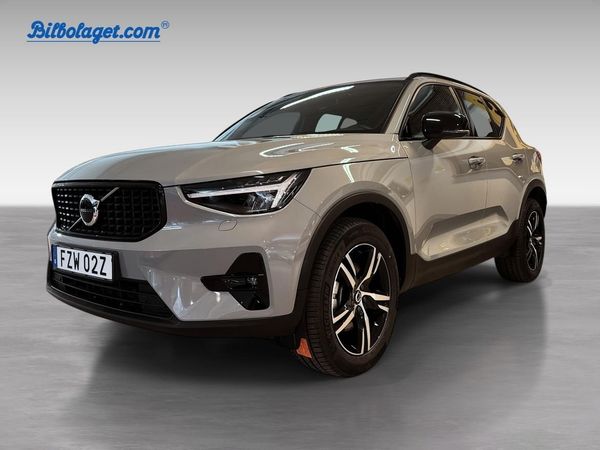 Volvo XC40 B4 FWD Bensin Plus Dark - 2026