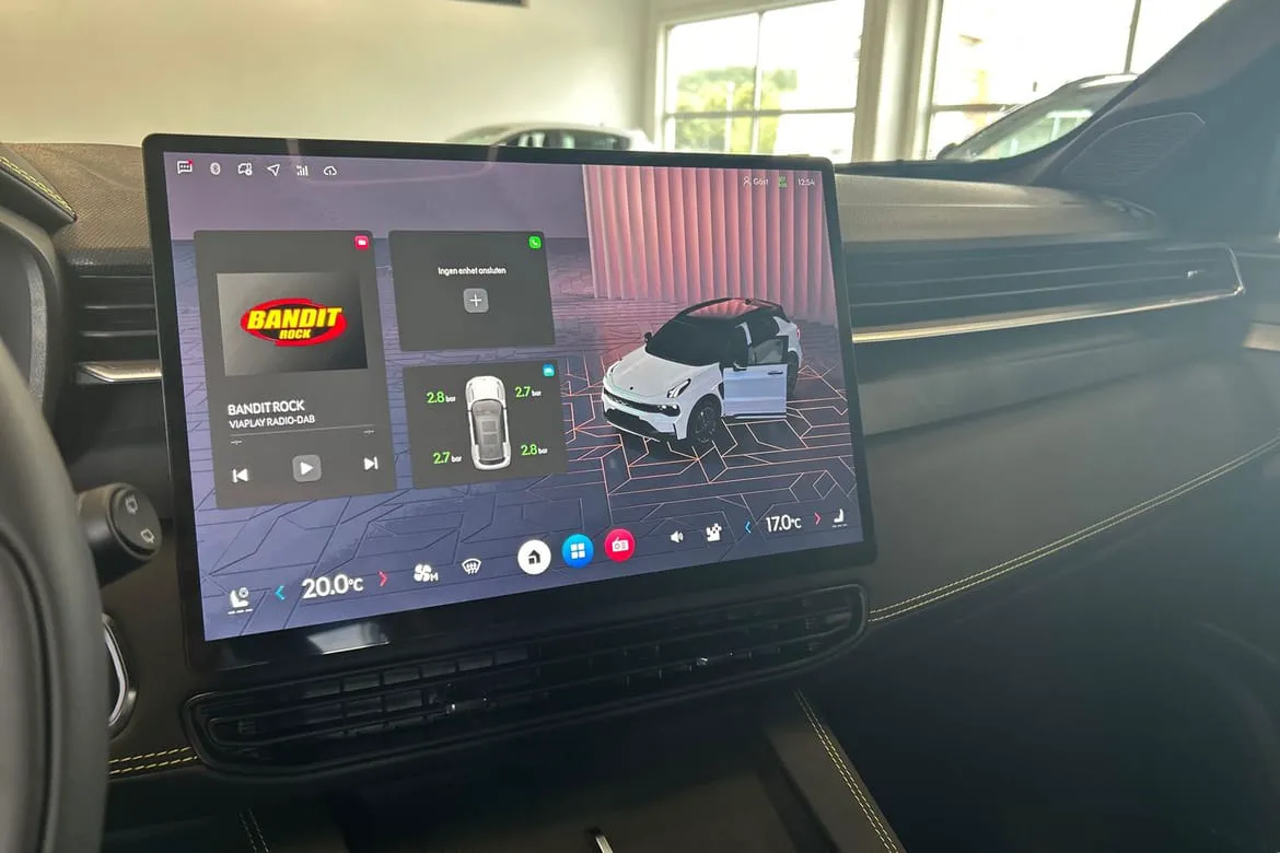 Vehicle image 14