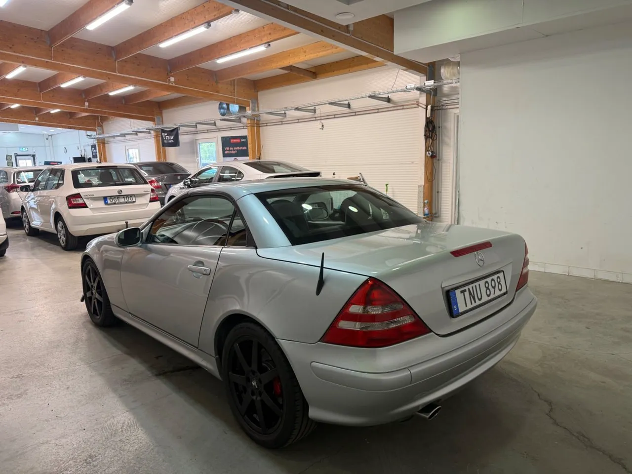 Vehicle image 6