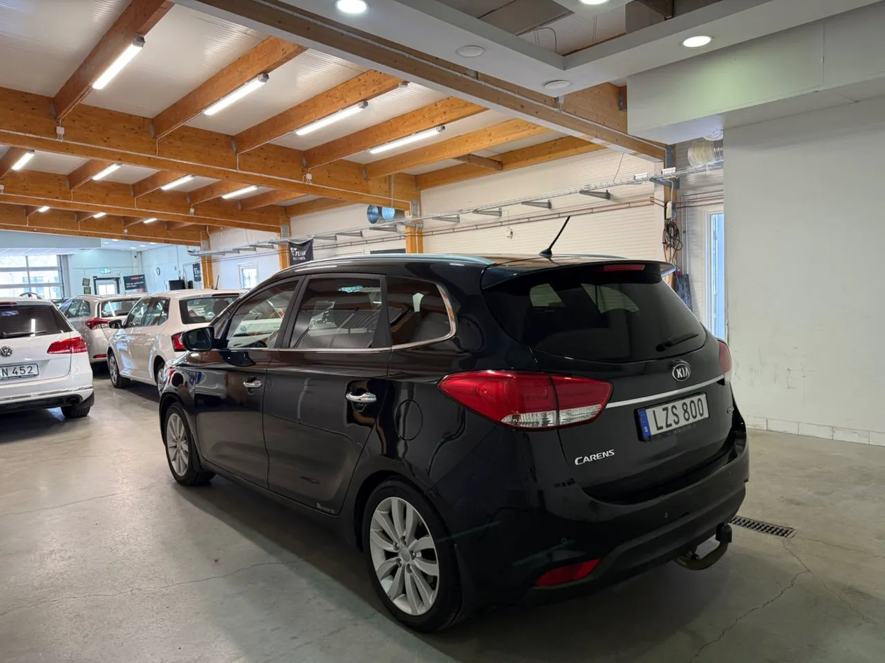 Vehicle image 11