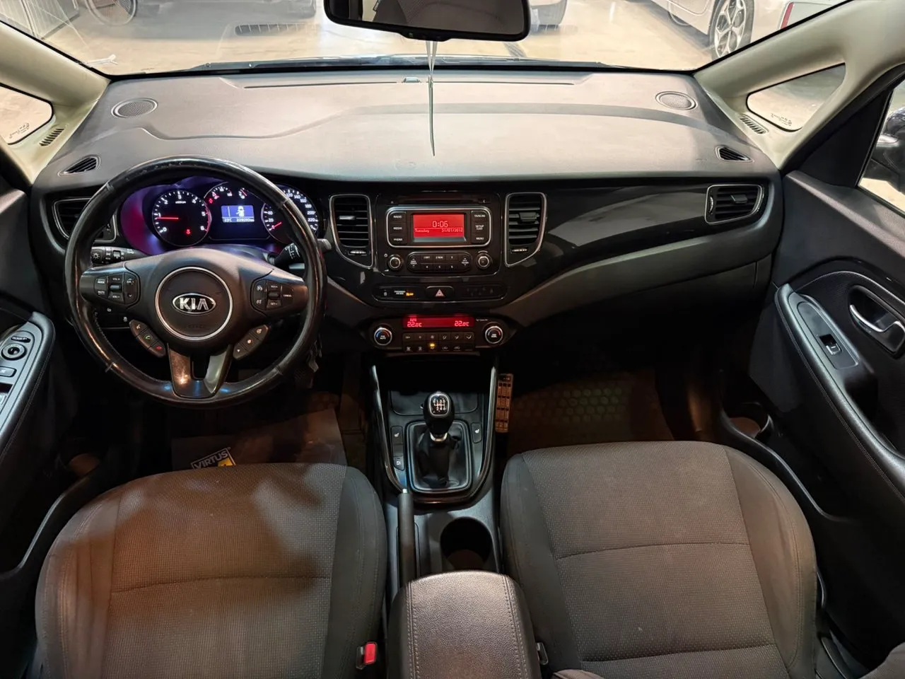 Vehicle image 6