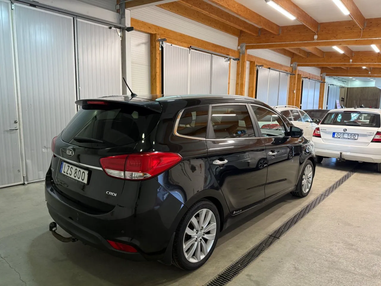 Vehicle image 12