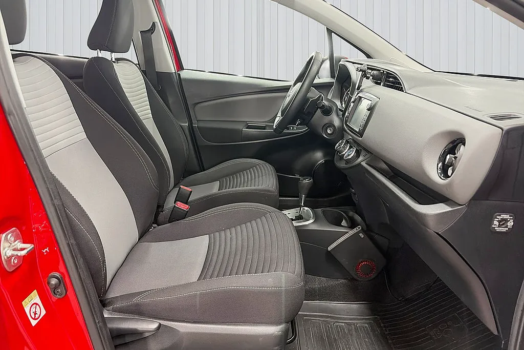 Vehicle image 16
