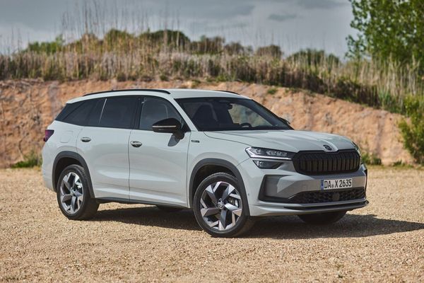 Skoda Kodiaq SPORTLINE IV LADDHYBRID EXPLORE ED. KAMPANJPRIS - 2026