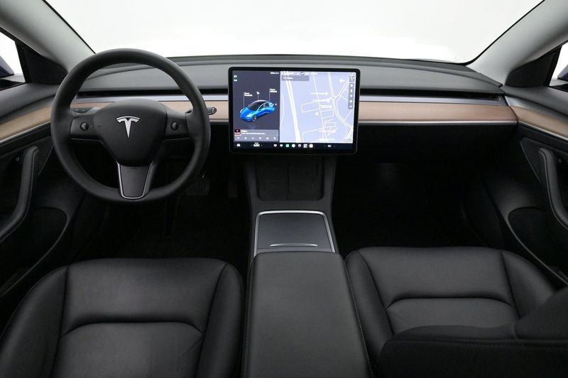 Tesla Model 3 bild 6