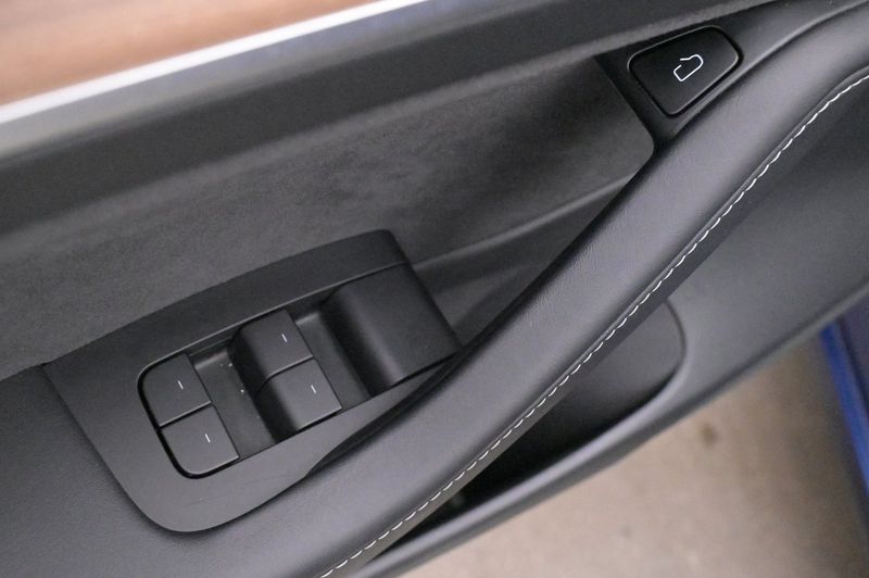 Tesla Model 3 bild 10