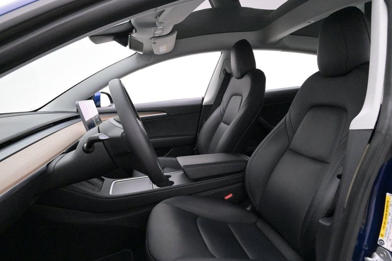 Tesla Model 3 bild 9