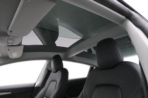 Tesla Model 3 bild 25