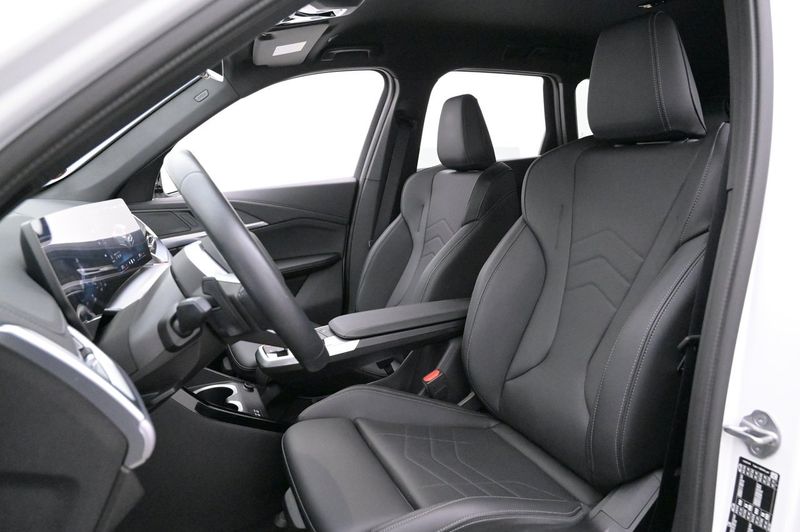 BMW iX1 bild 9