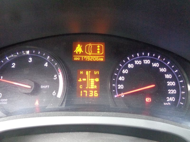 Toyota Avensis bild 18