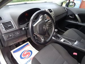 Toyota Avensis bild 3