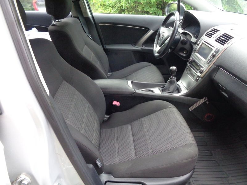 Toyota Avensis bild 26