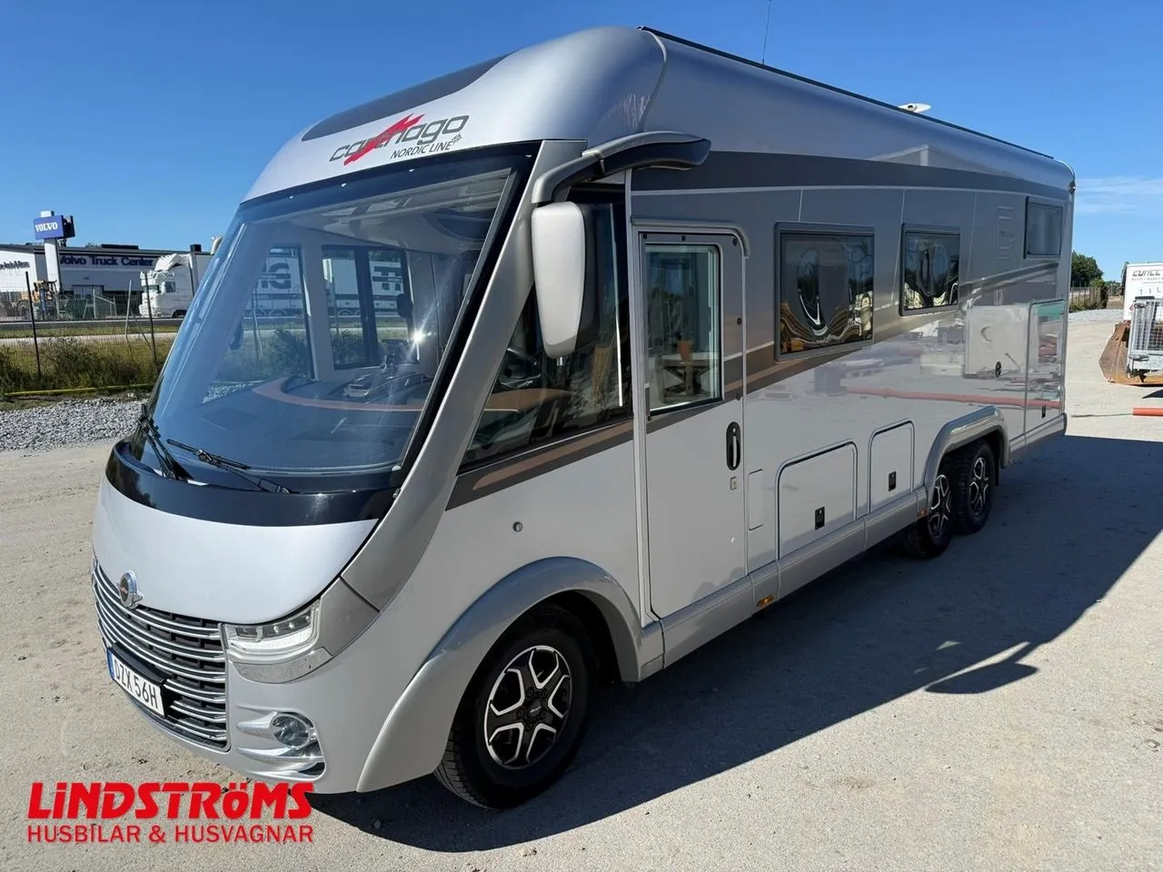 Vehicle image 26