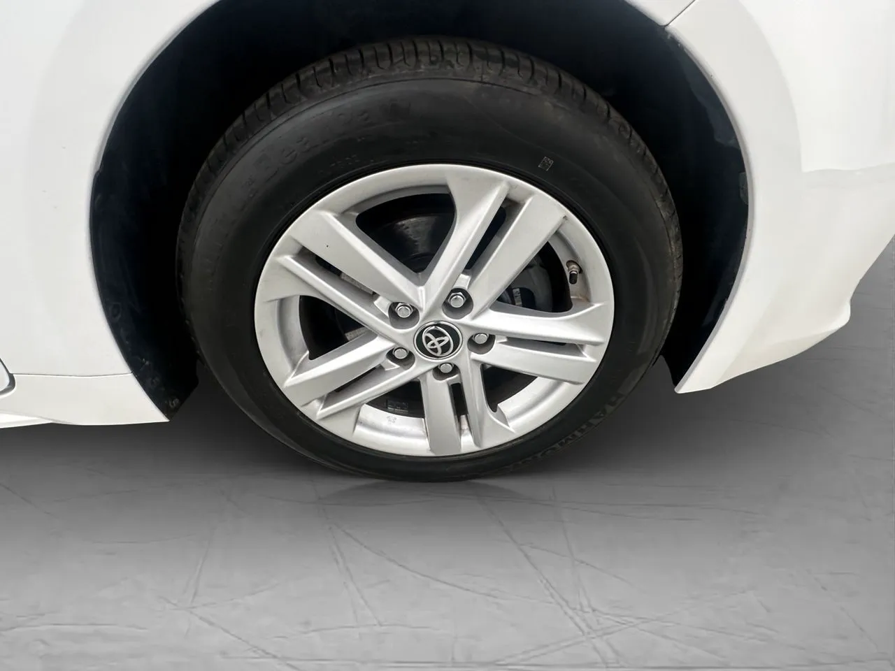 Vehicle image 30