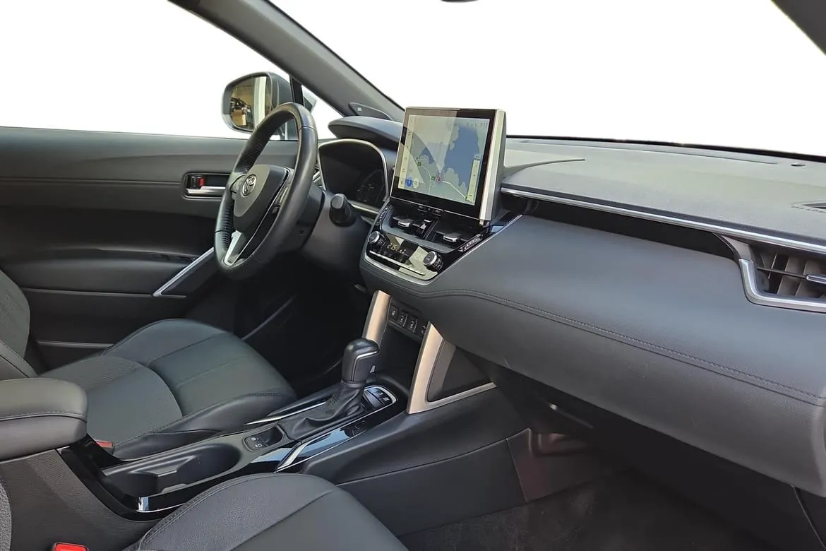 Vehicle image 10