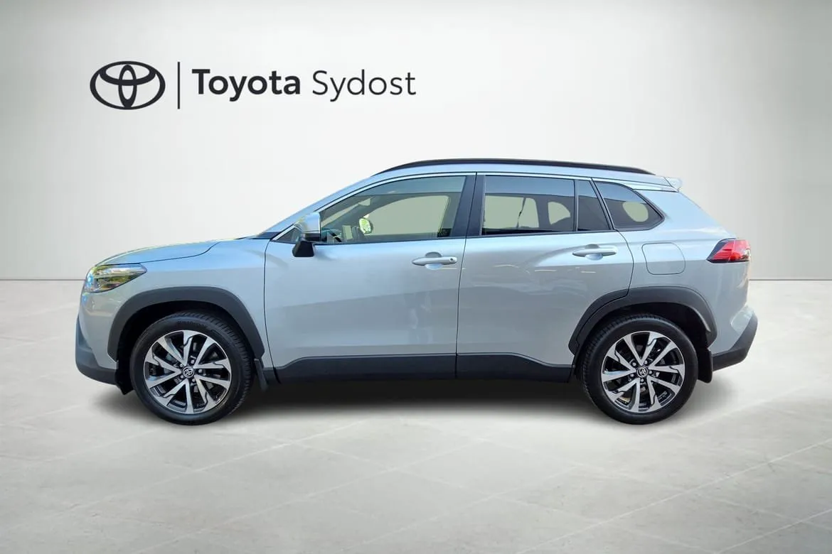 Vehicle image 6